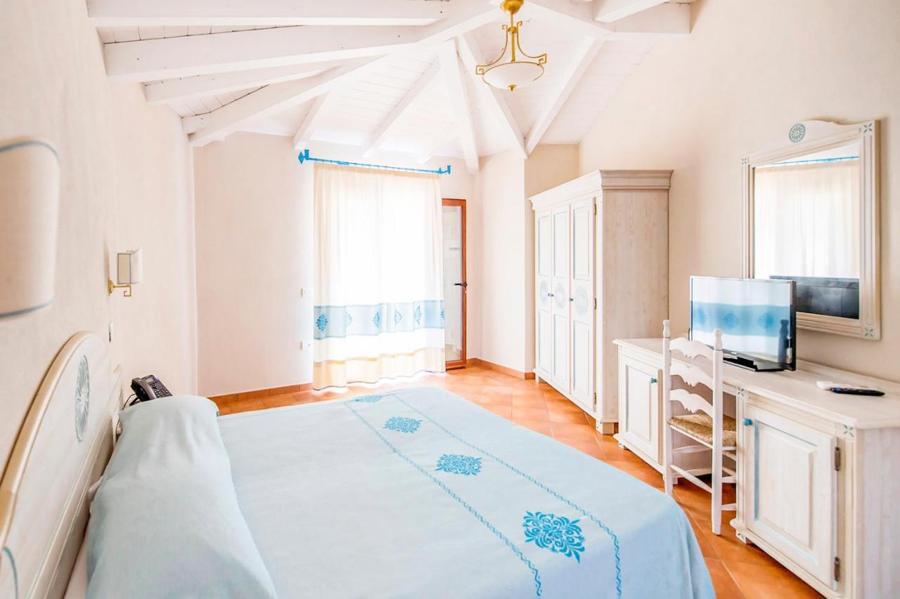 Marina Torre Navarrese Resort サンタ・マリア・ナヴァーリス エクステリア 写真